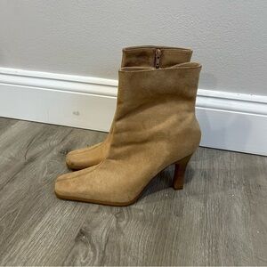 NWOB Rouge Helium Faux Suede Tan Square Toe Heel Boots Booties Women’s Size 9